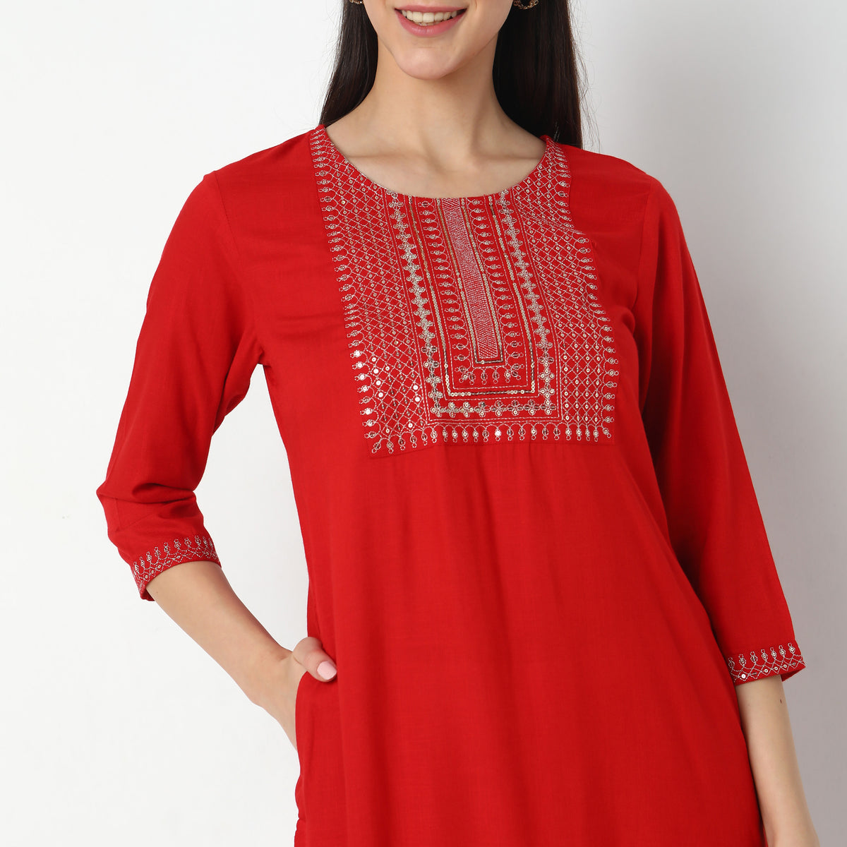 Straight Fit Embellished Kurta