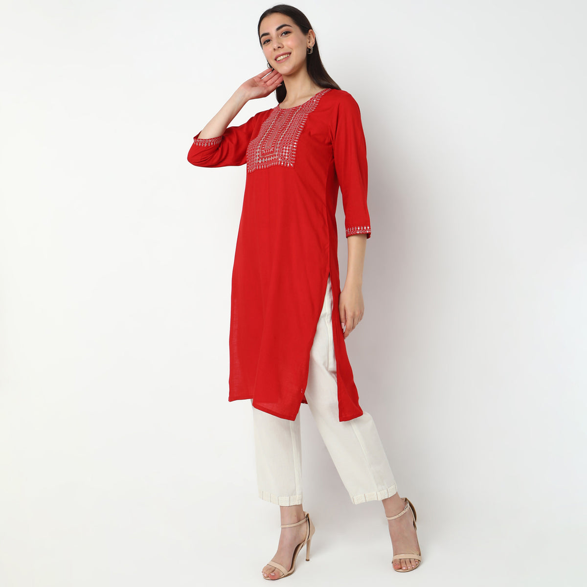 Straight Fit Embellished Kurta