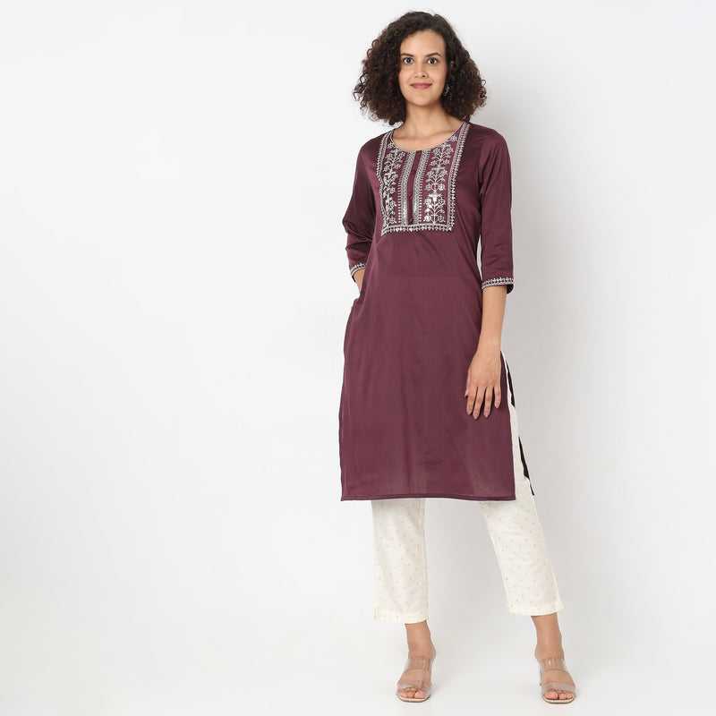 Straight Fit Embellished Kurta