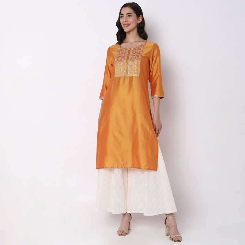 Straight Fit Embroidered Kurta