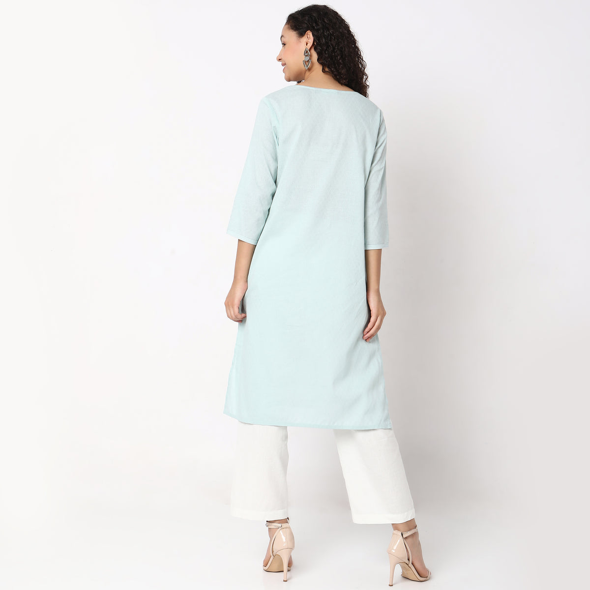 Straight Fit Embroidered Kurta