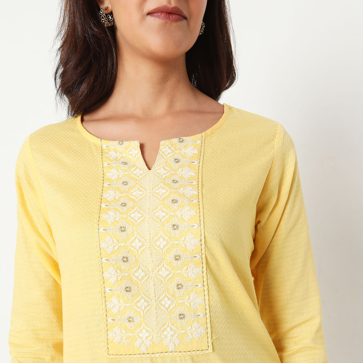 Straight Fit Embroidered Kurta