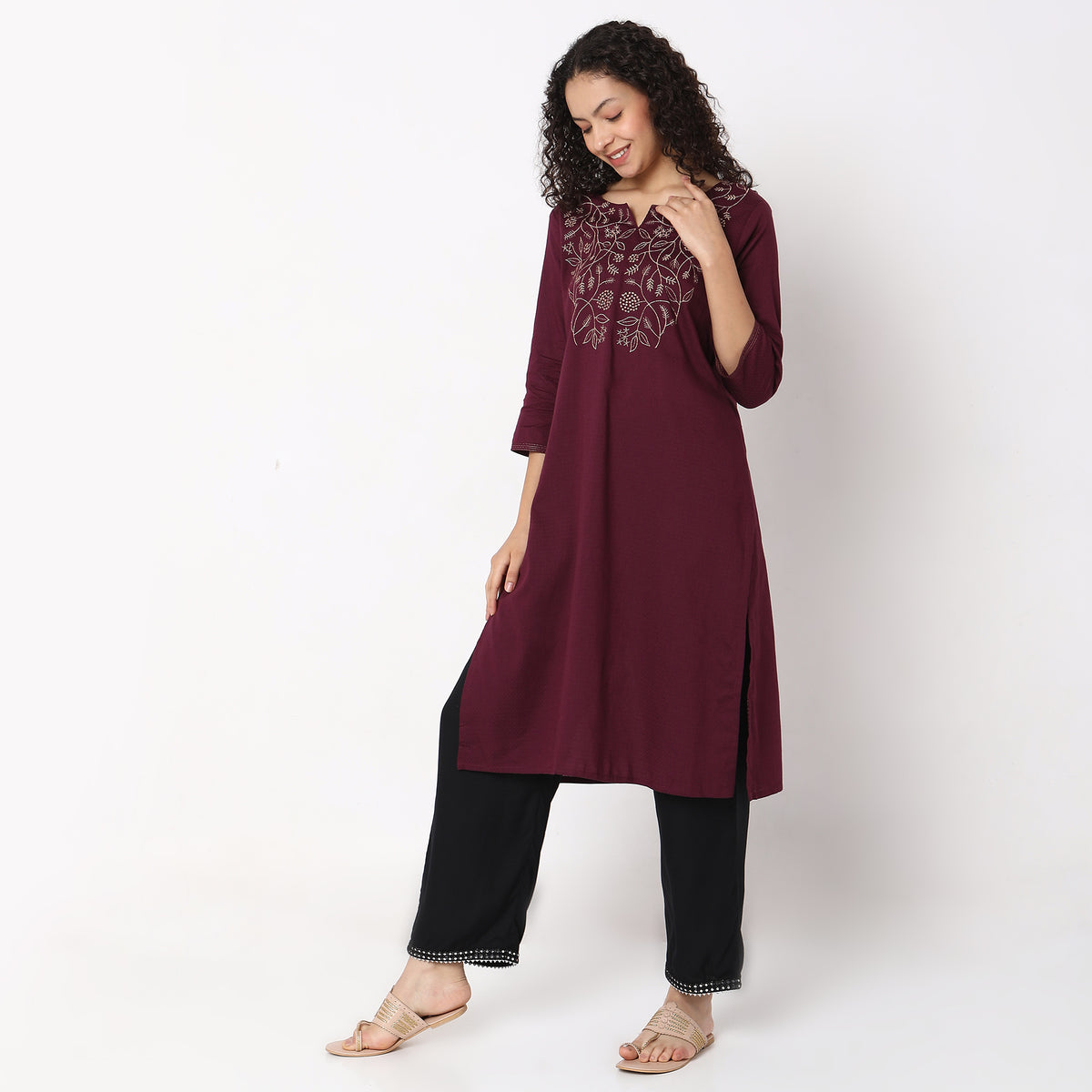 Straight Fit Embroidered Kurta