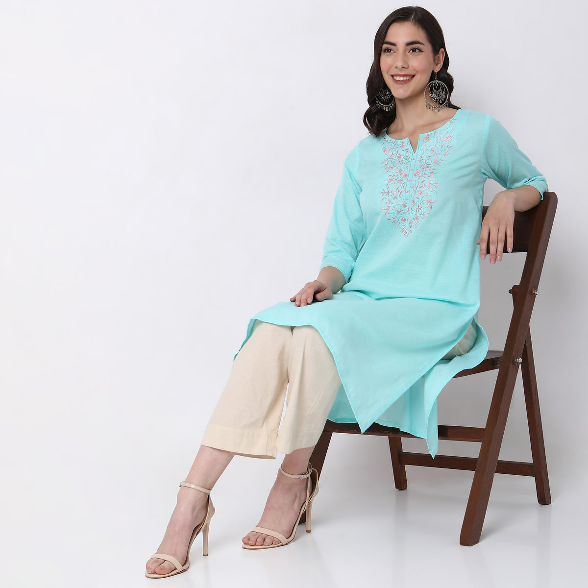 Straight Fit Embroidered Kurta