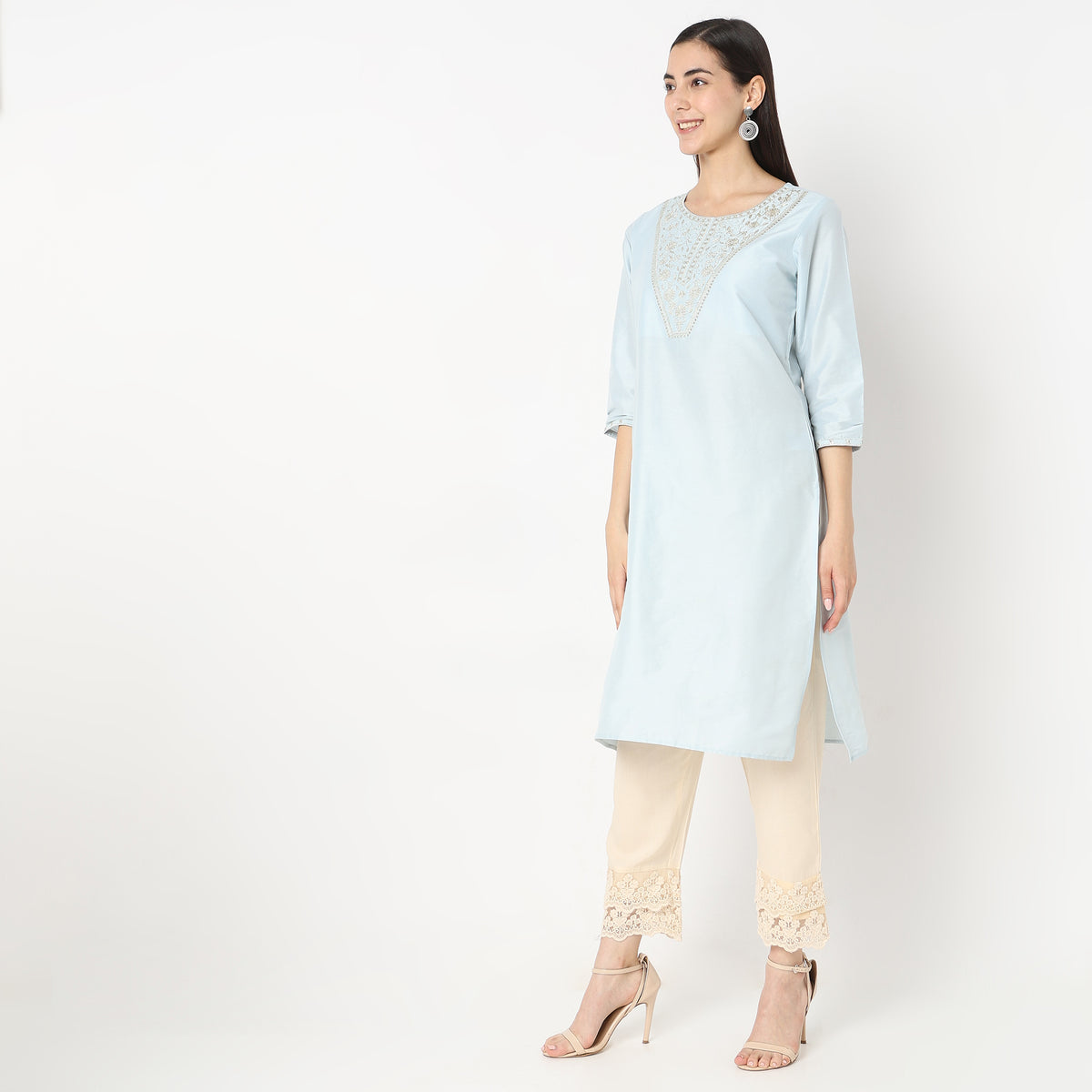 Straight Fit Embroidered Kurta