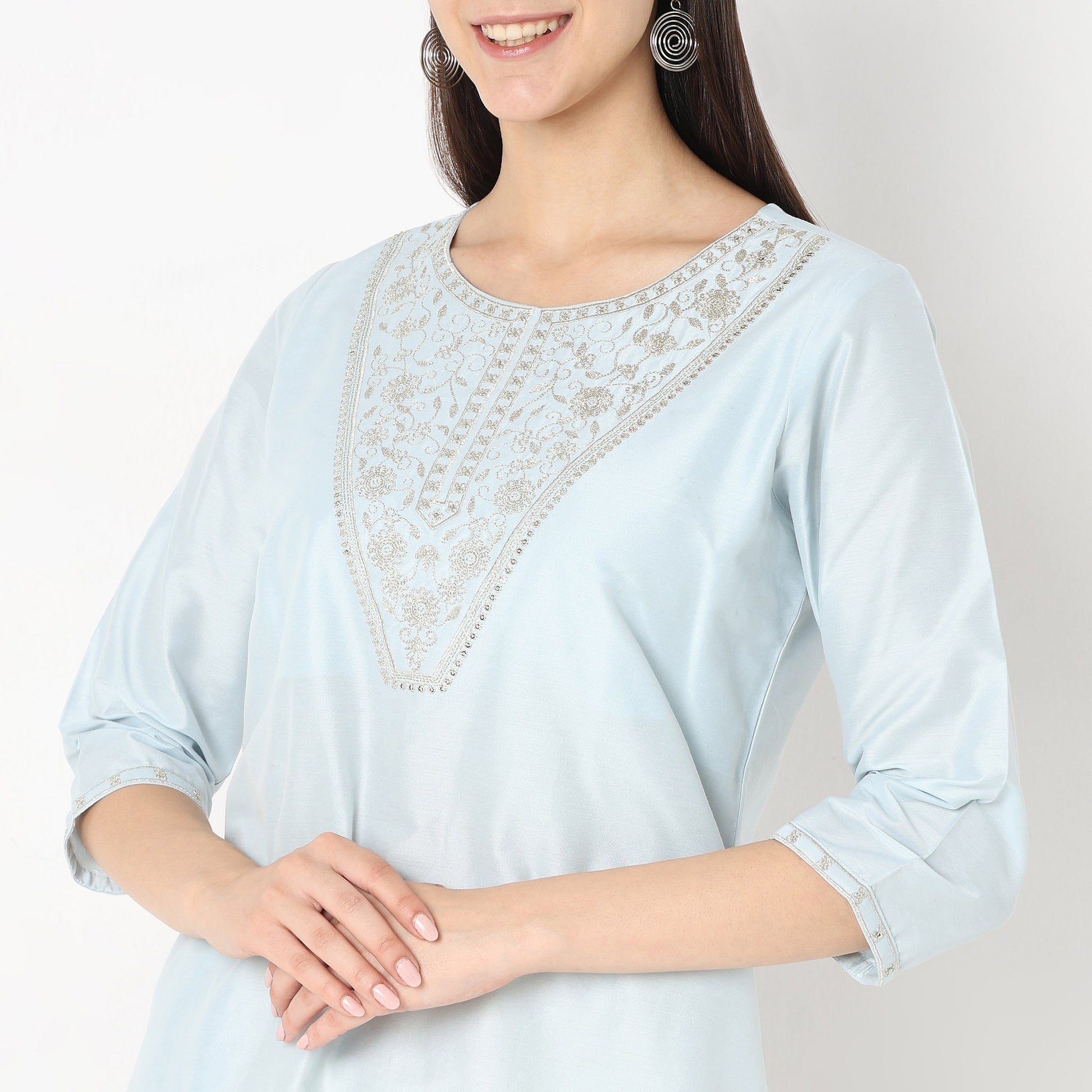 Straight Fit Embroidered Kurta