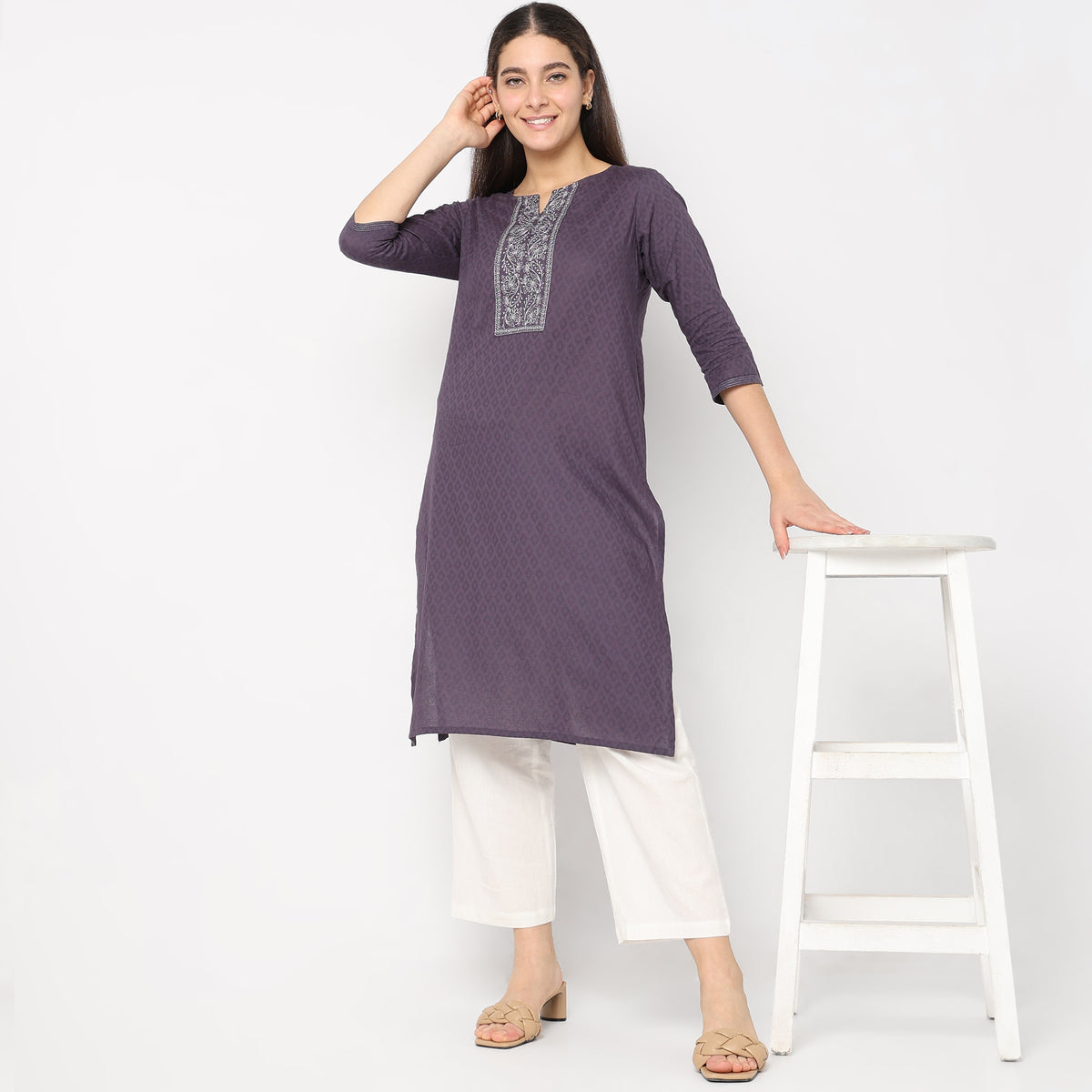 Straight Fit Embroidered Kurta