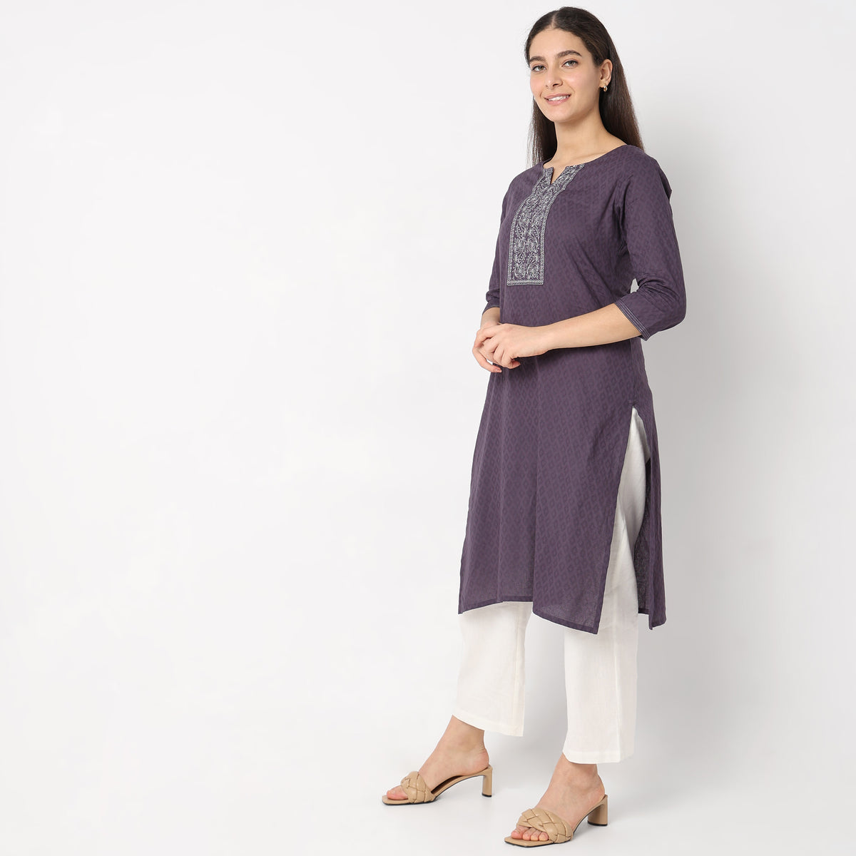 Straight Fit Embroidered Kurta