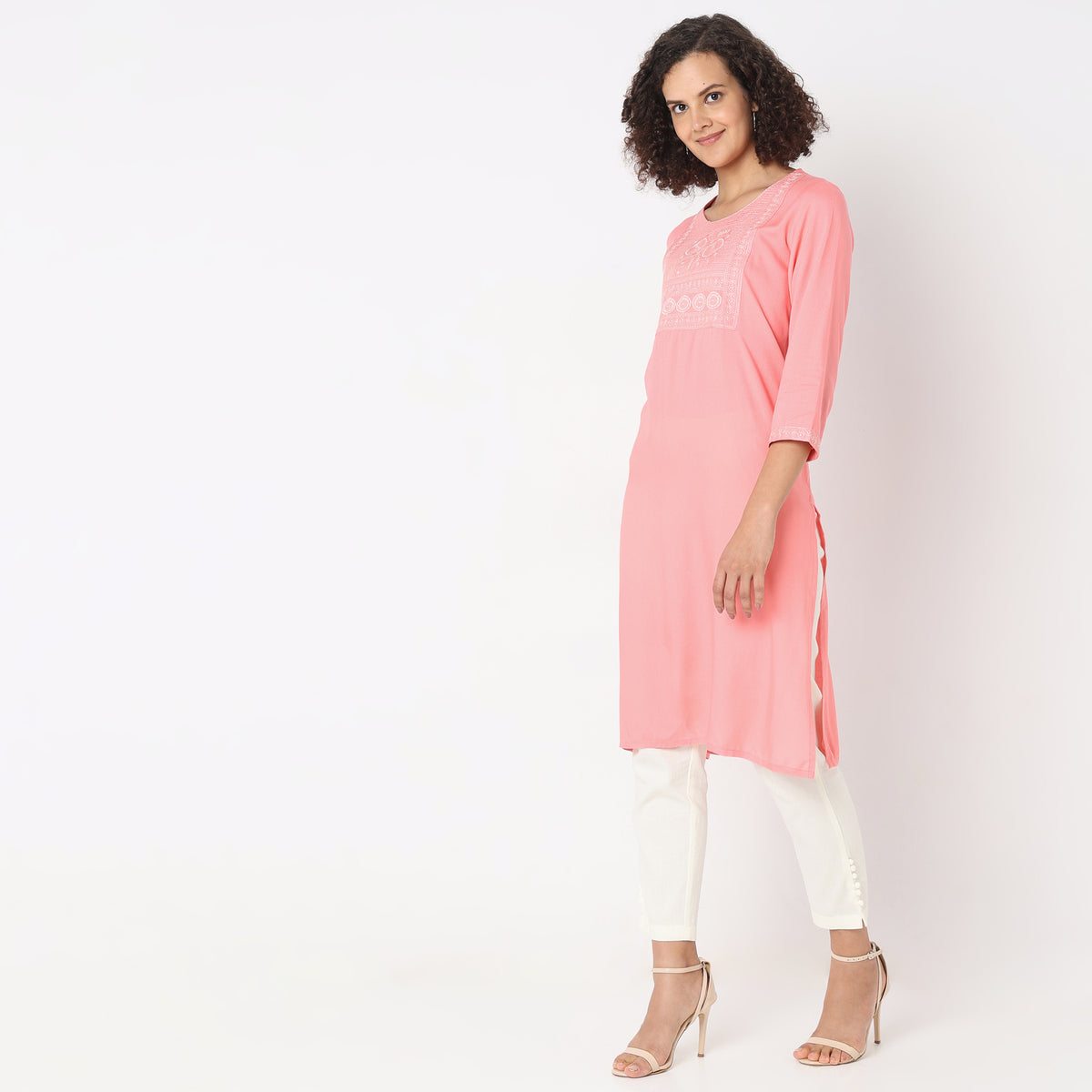 Straight Fit Embroidered Kurta