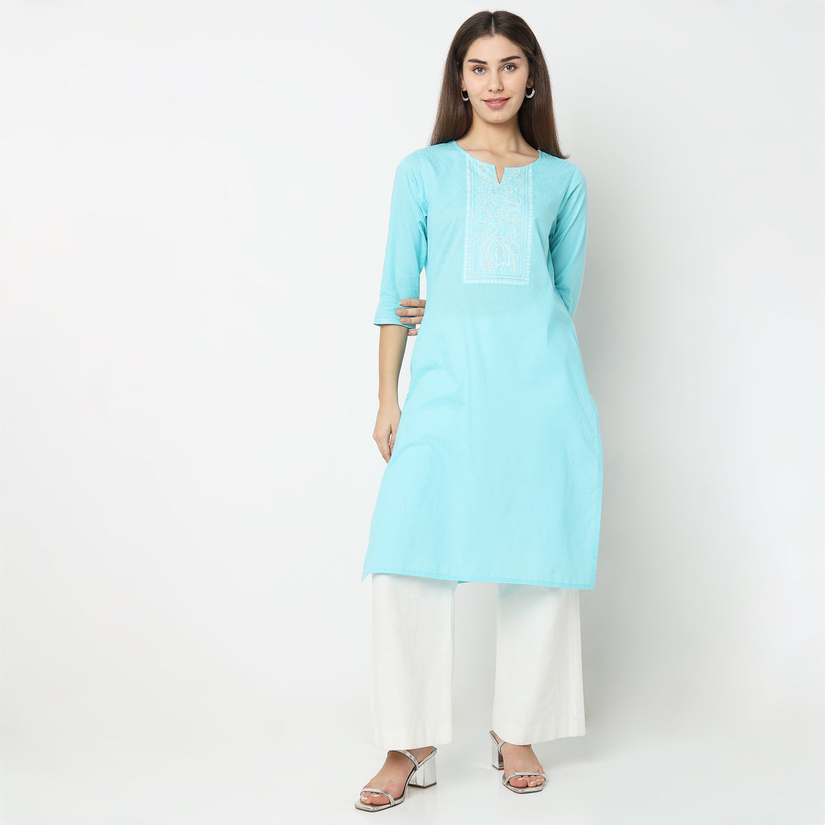 Straight Fit Embroidered Kurta