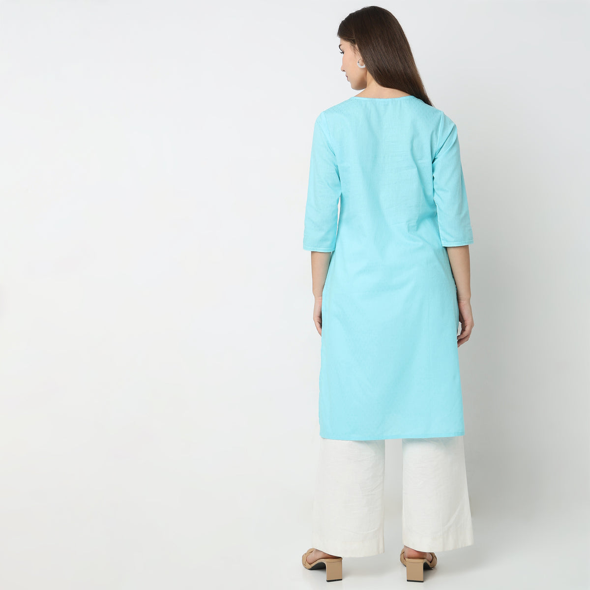 Straight Fit Embroidered Kurta