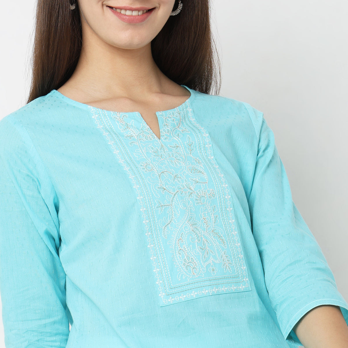 Straight Fit Embroidered Kurta