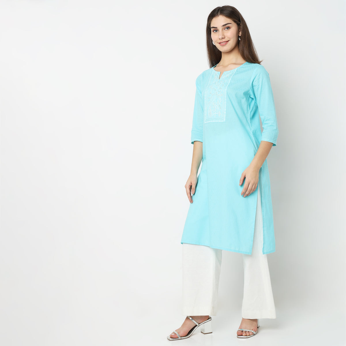 Straight Fit Embroidered Kurta