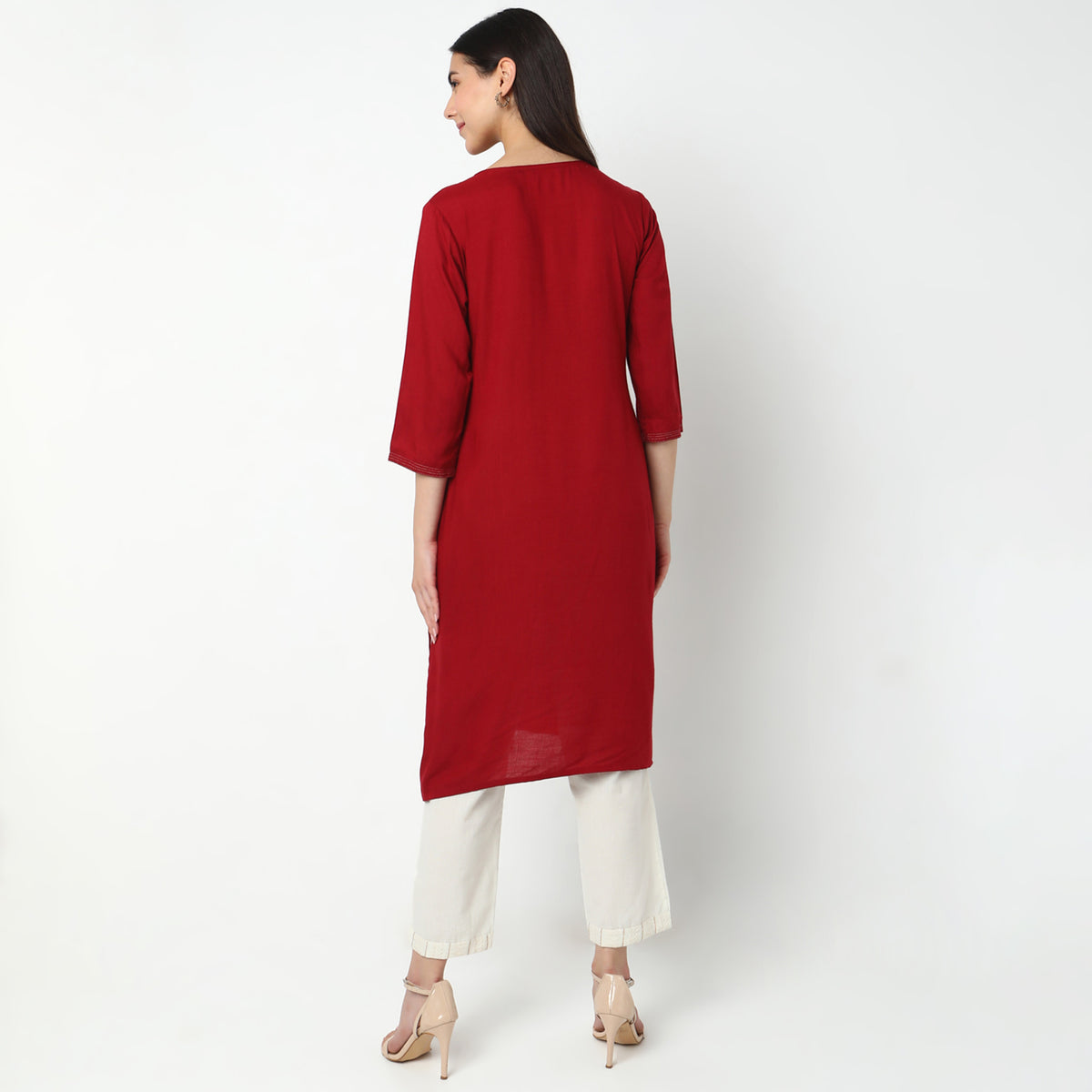 Straight Fit Embroidered Kurta