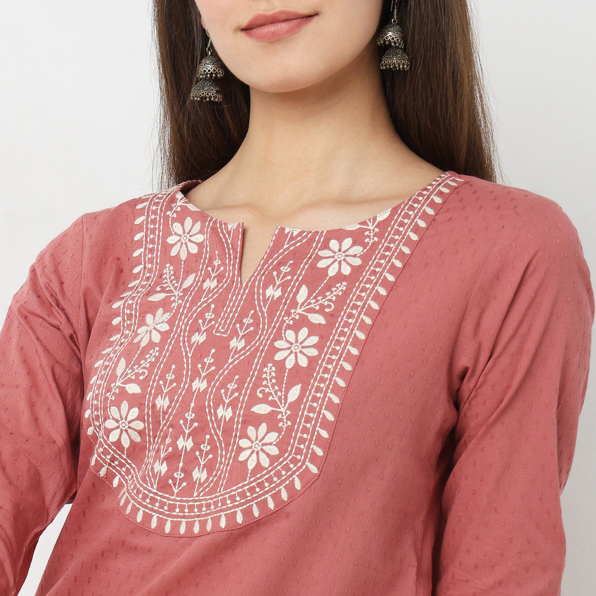 Straight Fit Embroidered Kurta