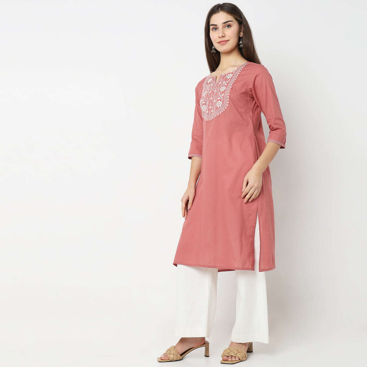 Straight Fit Embroidered Kurta