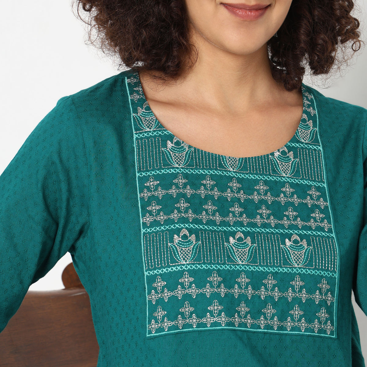 Straight Fit Embroidered Kurta