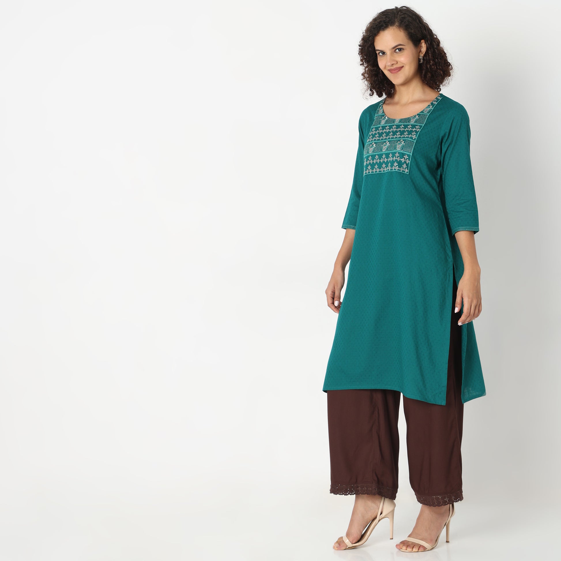 Straight Fit Embroidered Kurta