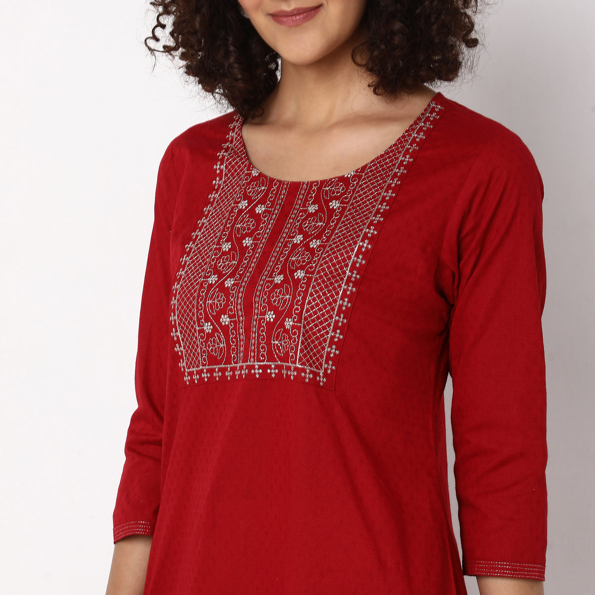 Straight Fit Embroidered Kurta