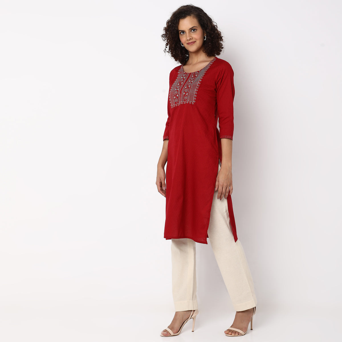 Straight Fit Embroidered Kurta