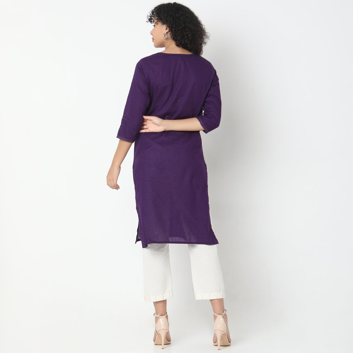 Straight Fit Embroidered Kurta