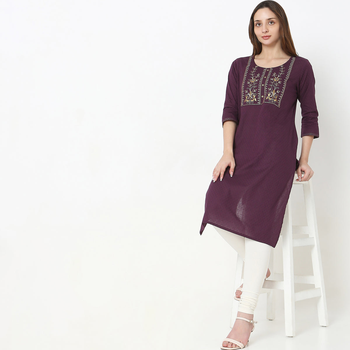 Straight Fit Embroidered Kurta