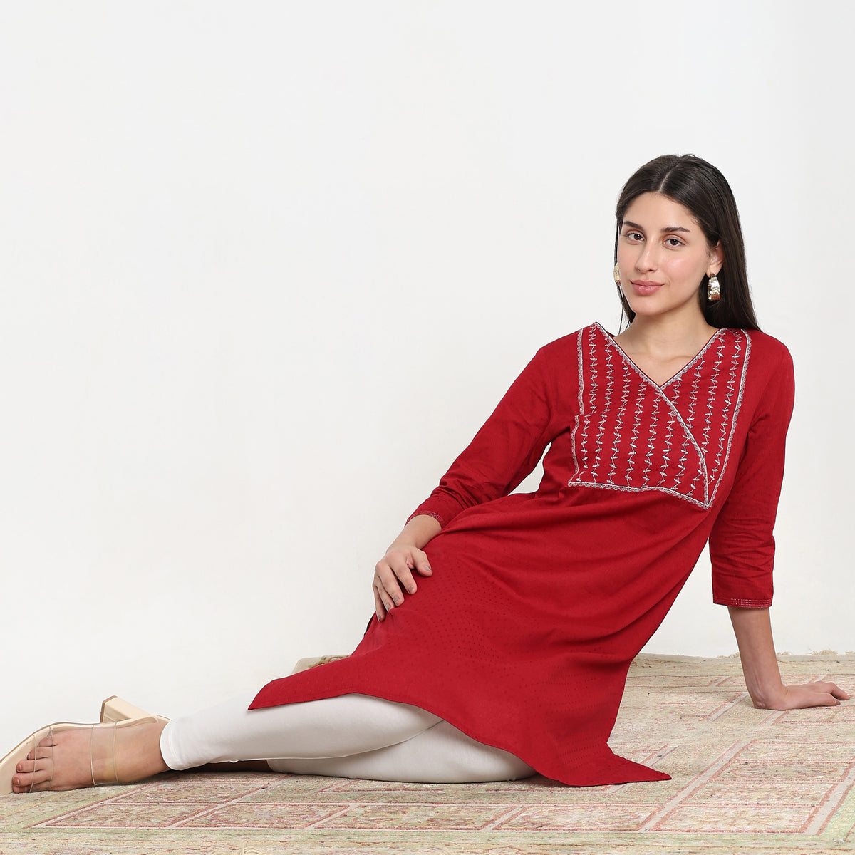 Straight Fit Embroidered Kurta