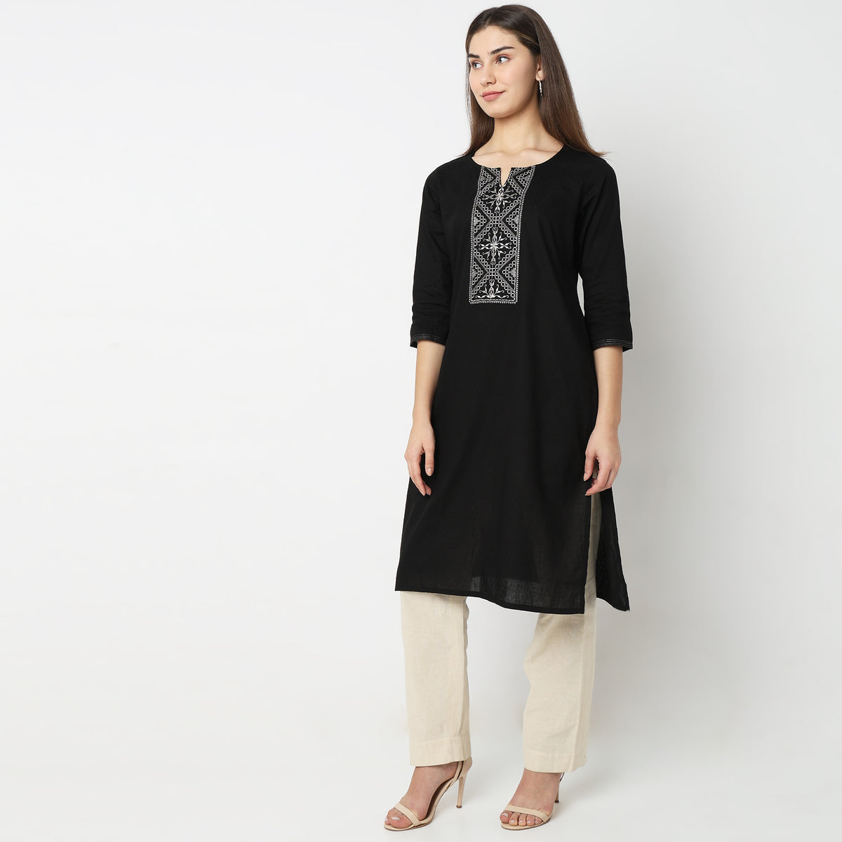 Straight Fit Embroidered Kurta