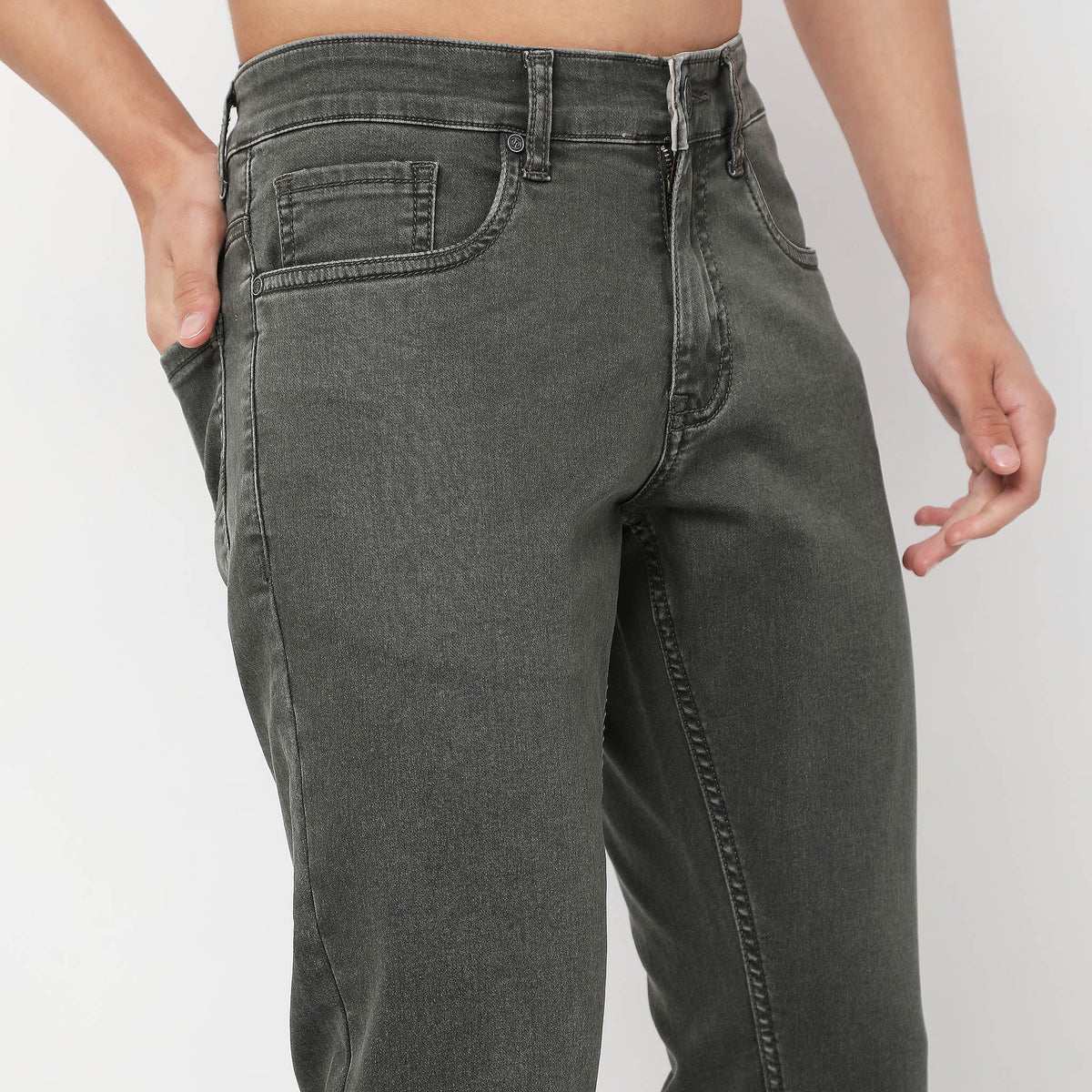 Straight Fit Solid Mid Rise Jeans