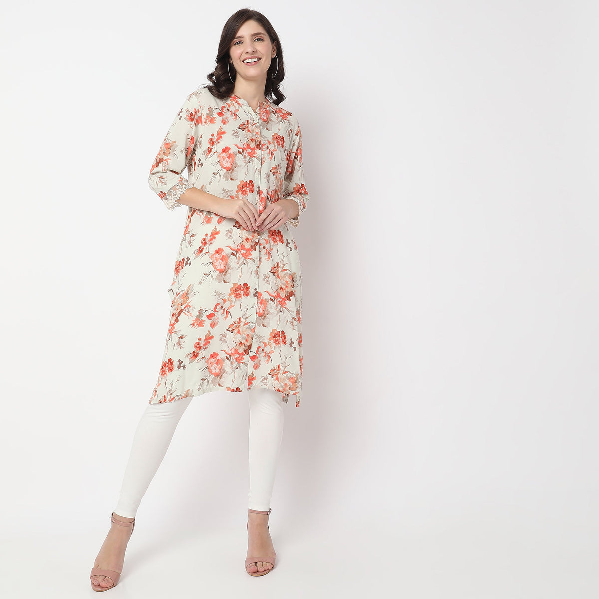 Women Wearing Straight Fit Printed Kurta