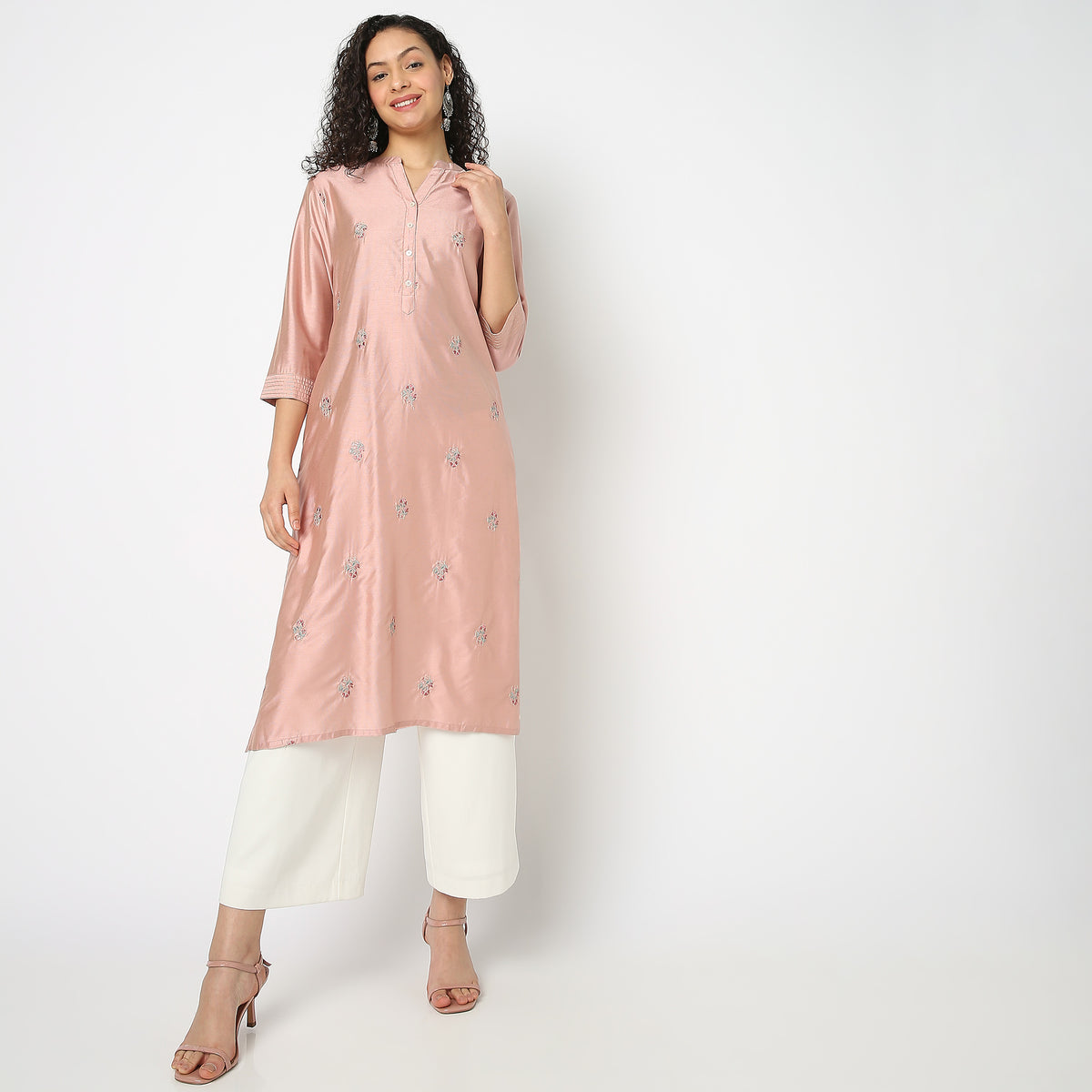 Straight Fit Embroidered Kurta