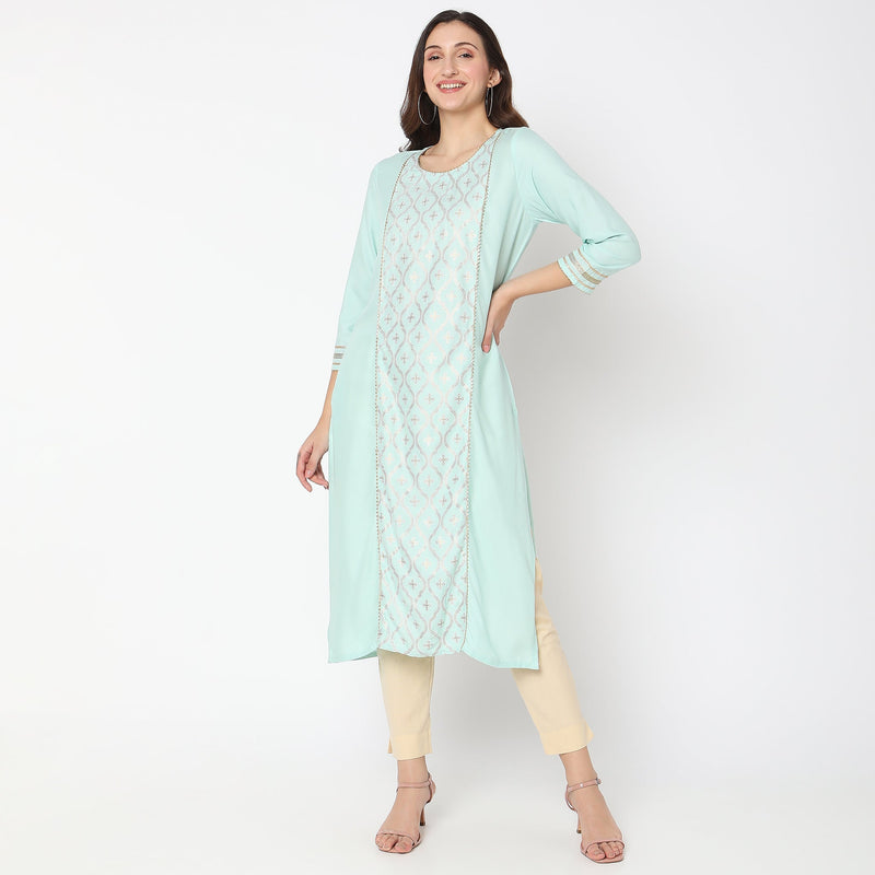 Women Wearing Straight Fit Embellished Kurta