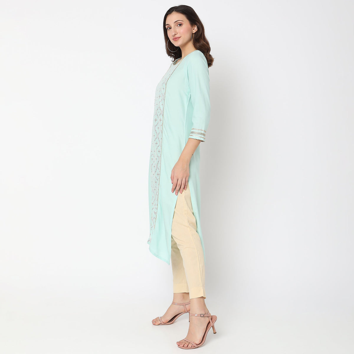 Women Wearing Straight Fit Embellished Kurta