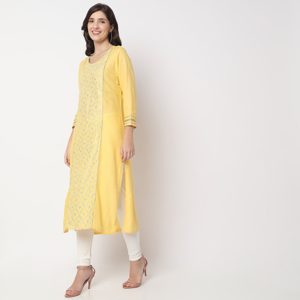 Women Wearing Straight Fit Printed Kurta