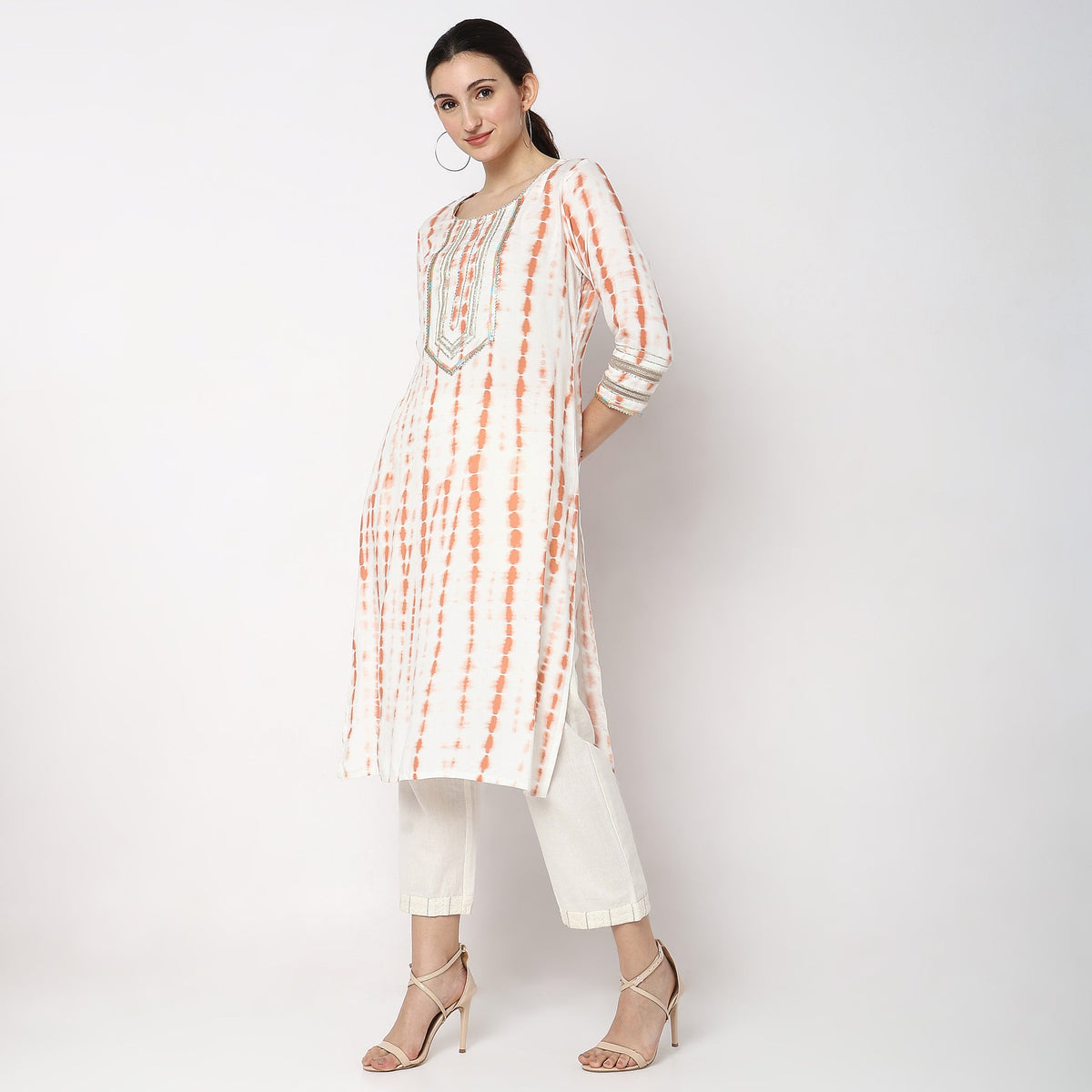 Women Wearing Straight Fit Printed Kurta