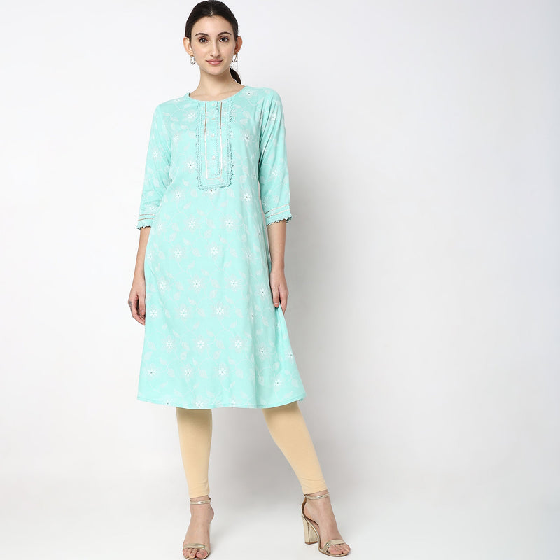 Women Wearing Straight Fit Printed Kurta