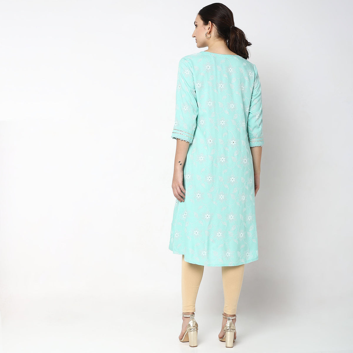 Women Wearing Straight Fit Printed Kurta