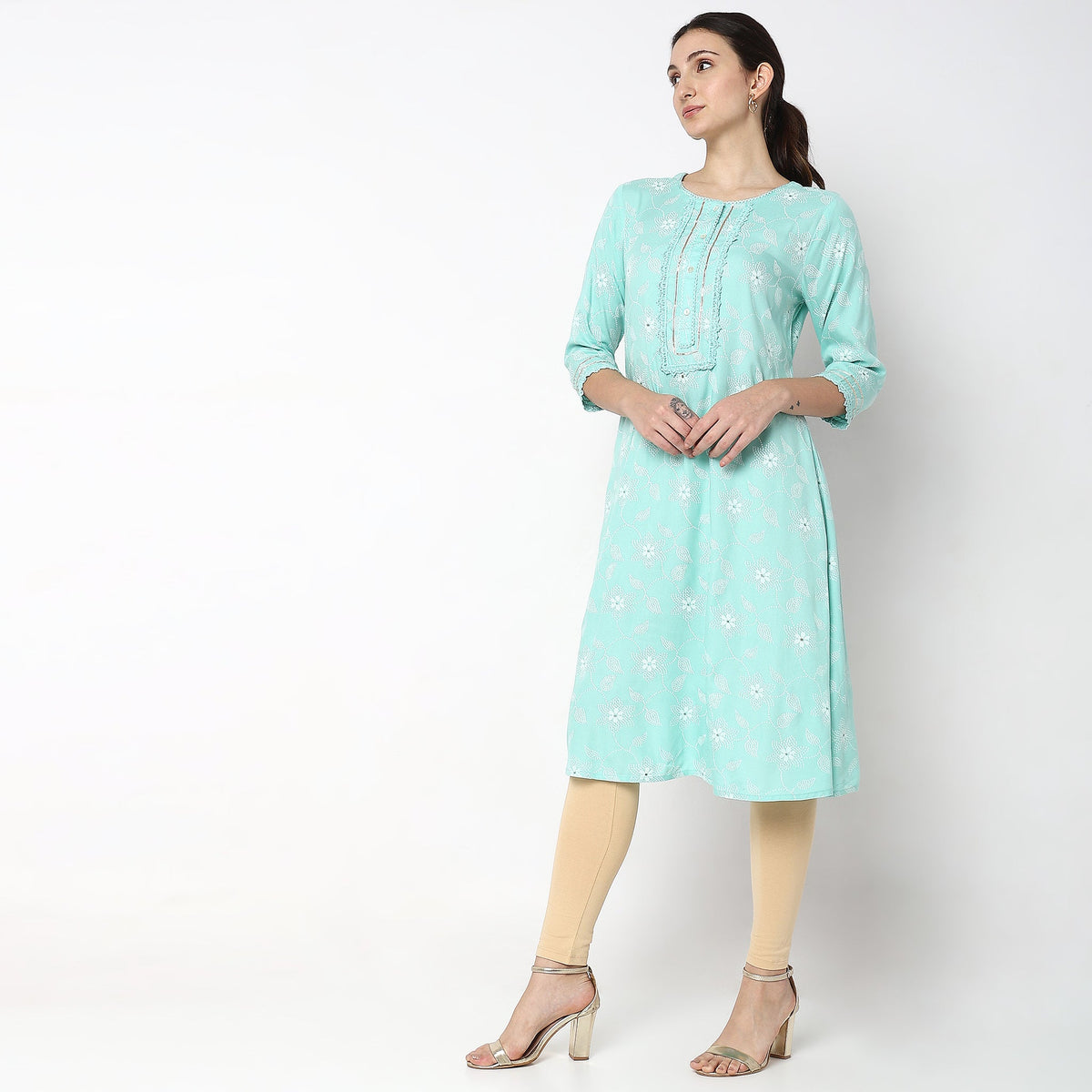 Women Wearing Straight Fit Printed Kurta