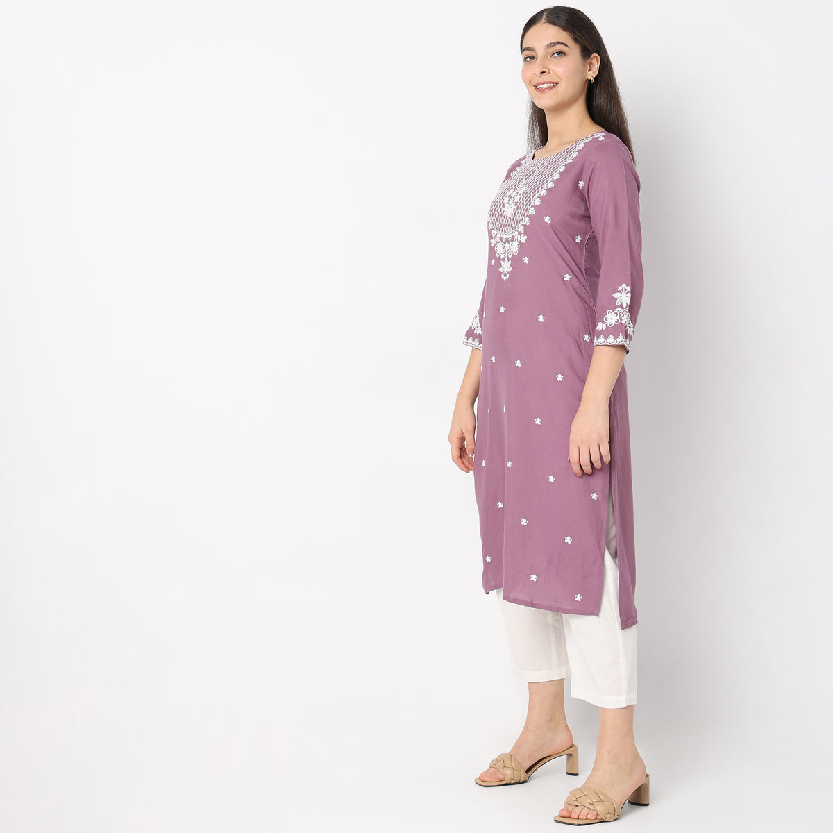 Straight Fit Embroidered Kurta