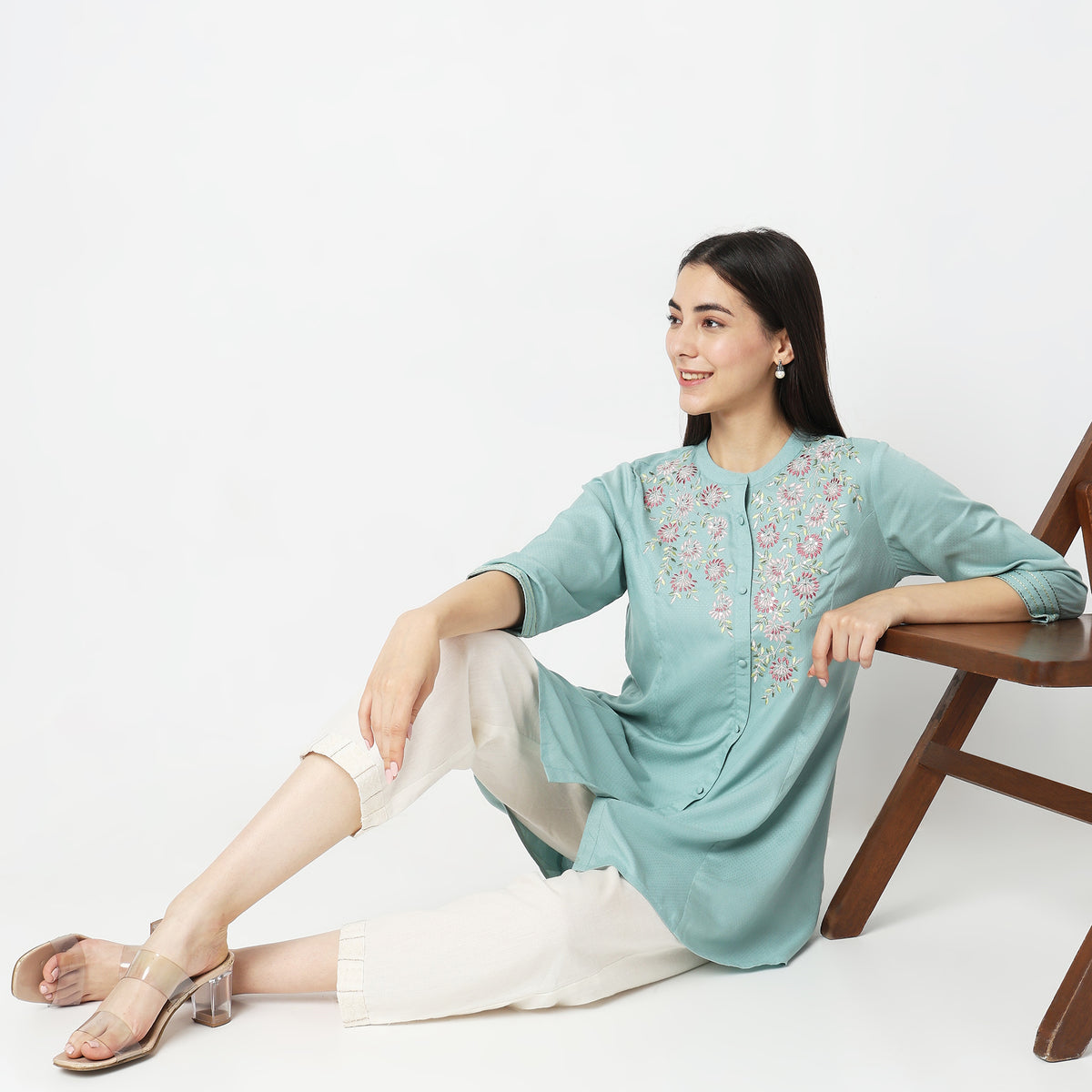 Regular Fit Embroidered Kurta