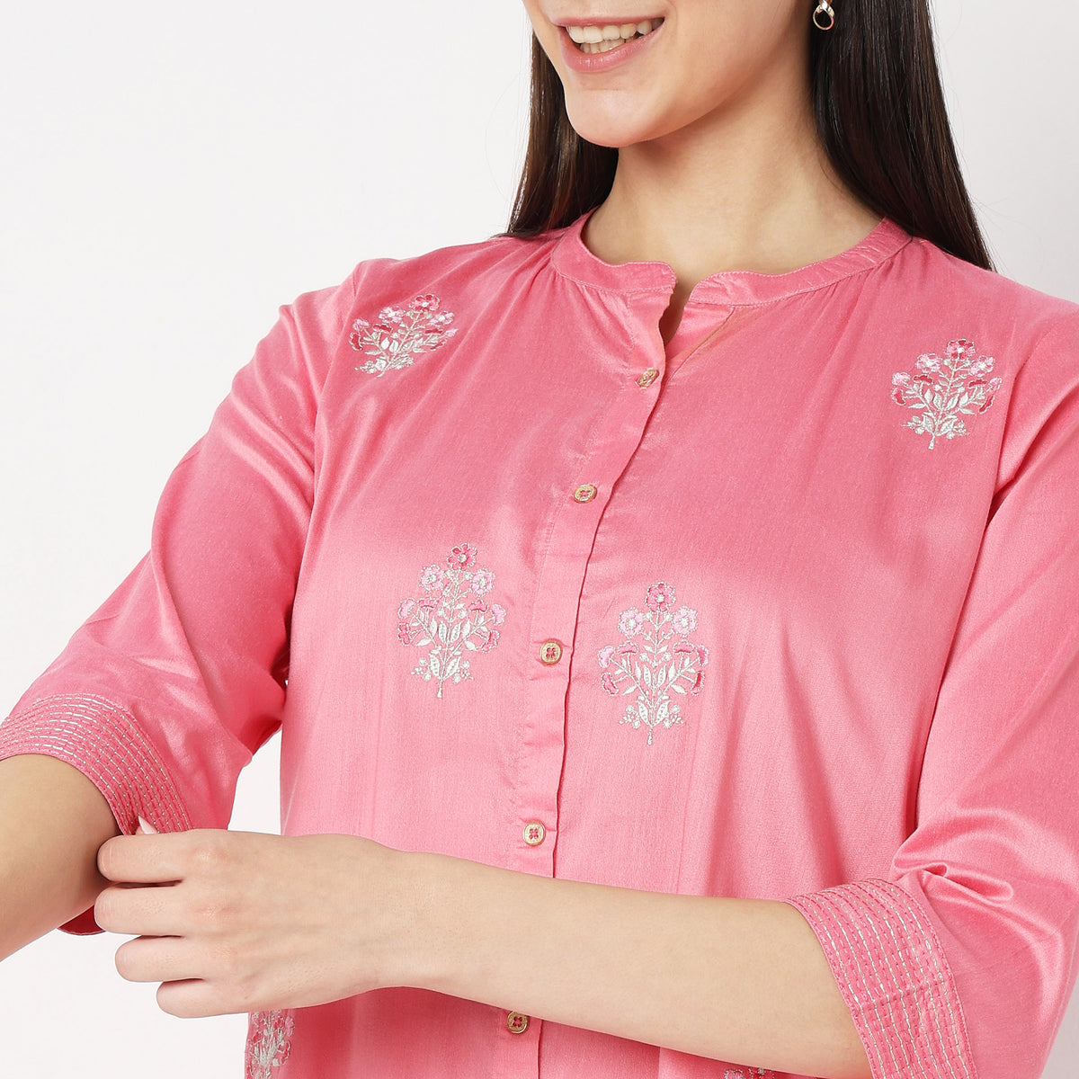 Regular Fit Embroidered Kurta