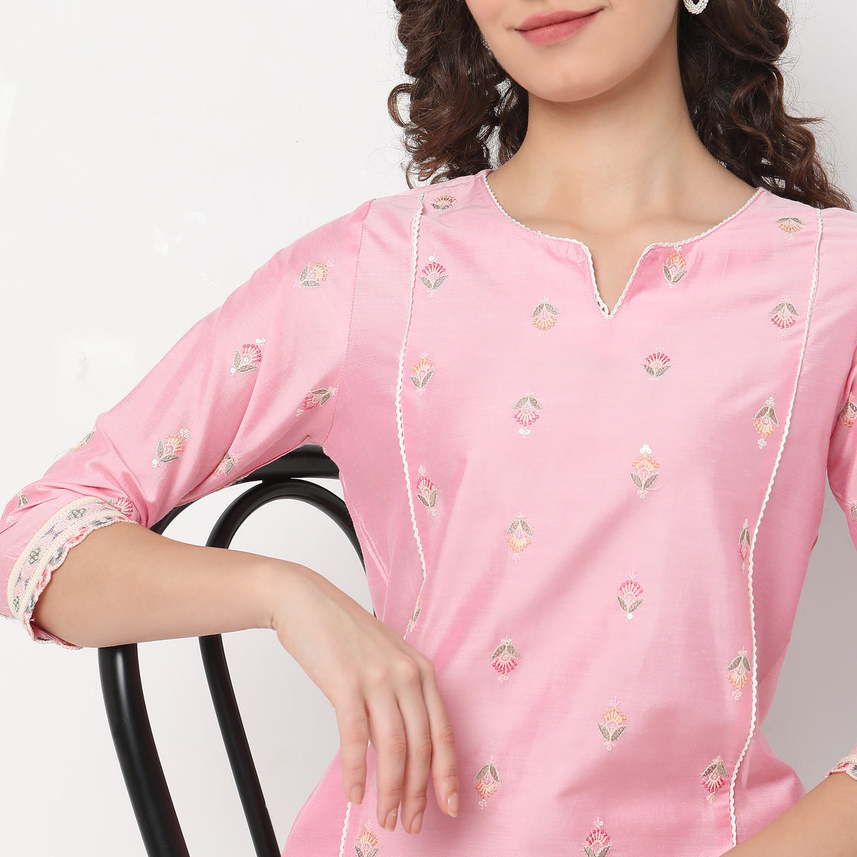 Straight Fit Embroidered Kurta