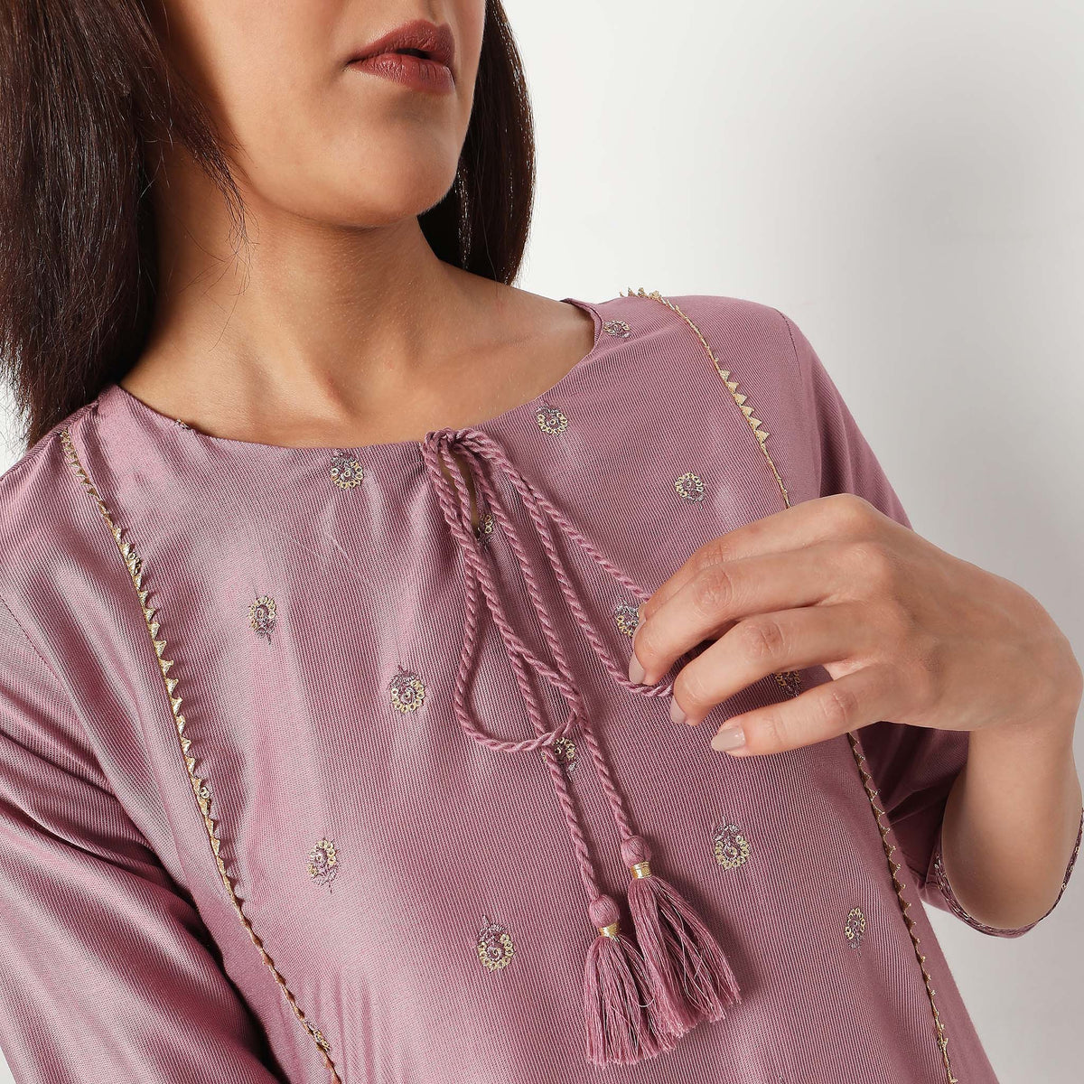 Straight Fit Embroidered Kurta