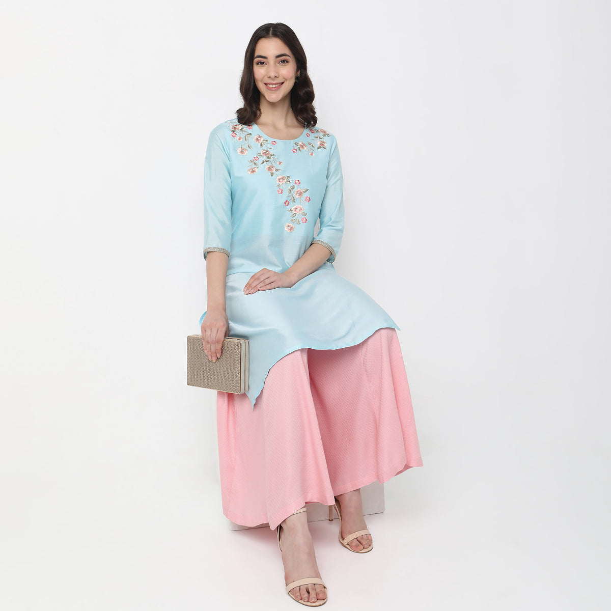 Straight Fit Embroidered Kurta