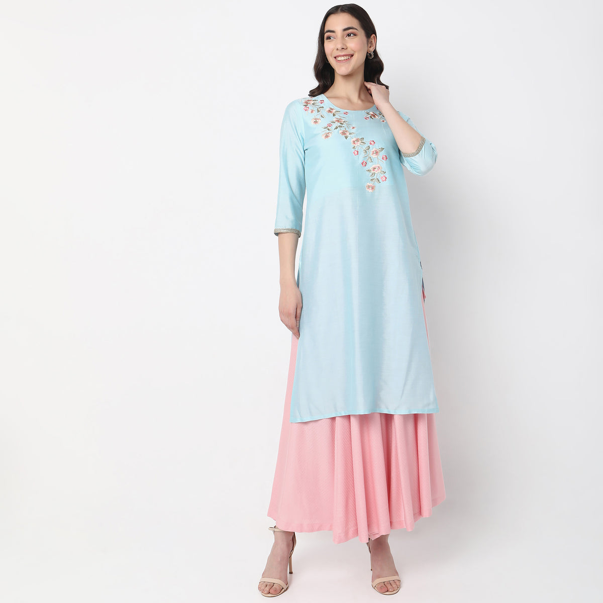 Straight Fit Embroidered Kurta