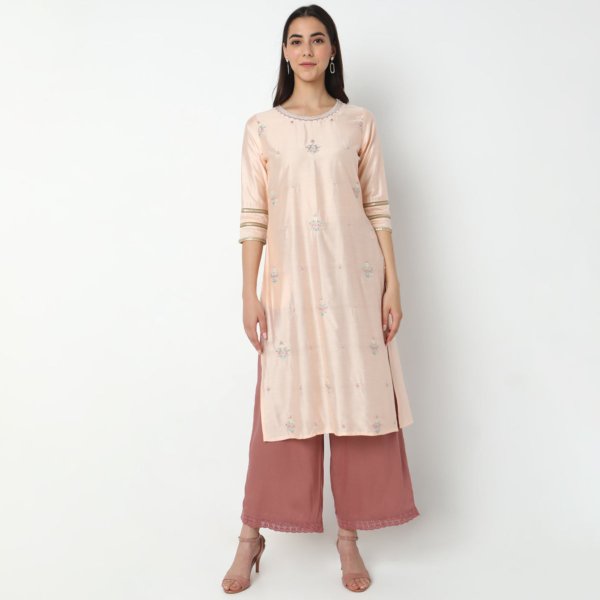 Straight Fit Embroidered Kurta