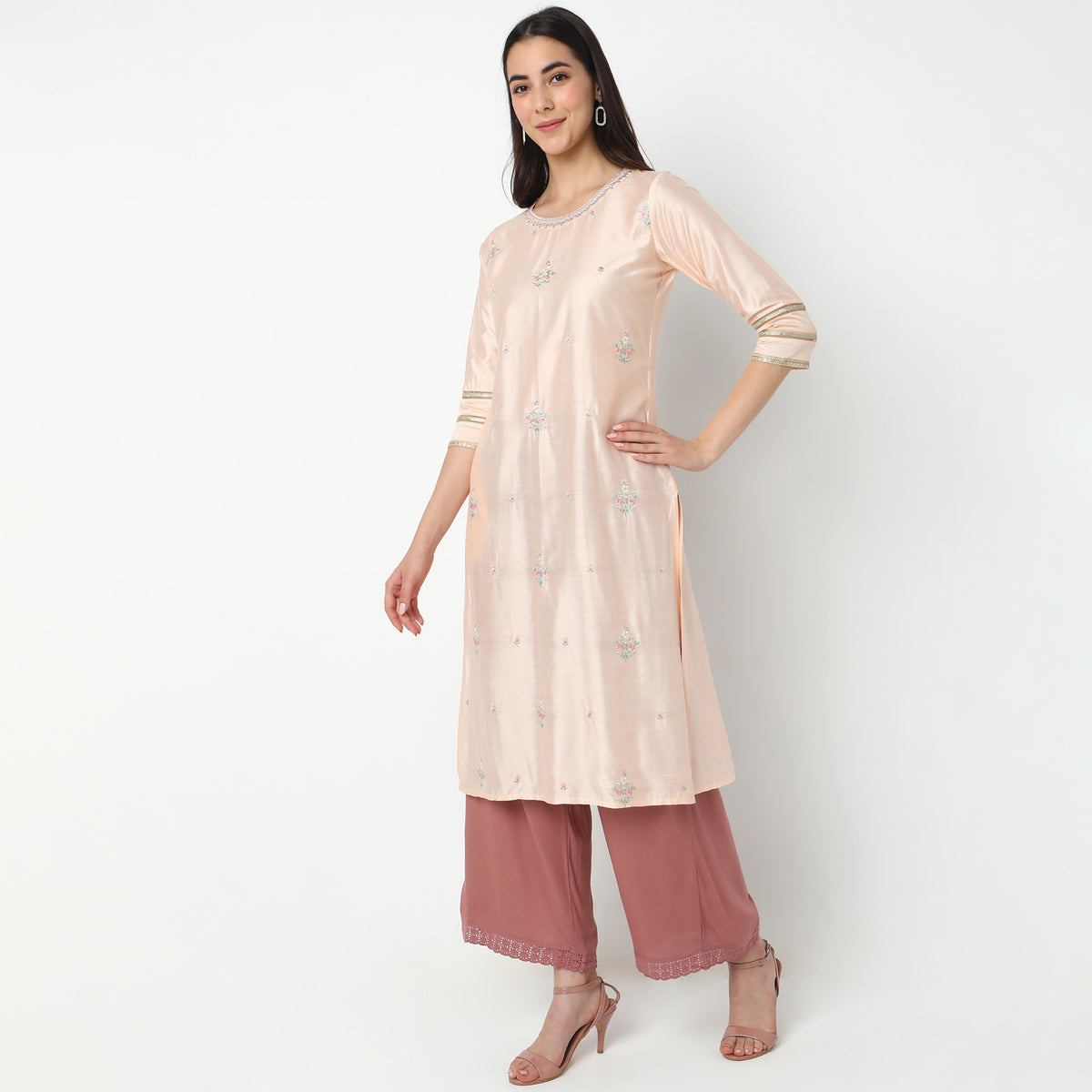 Straight Fit Embroidered Kurta