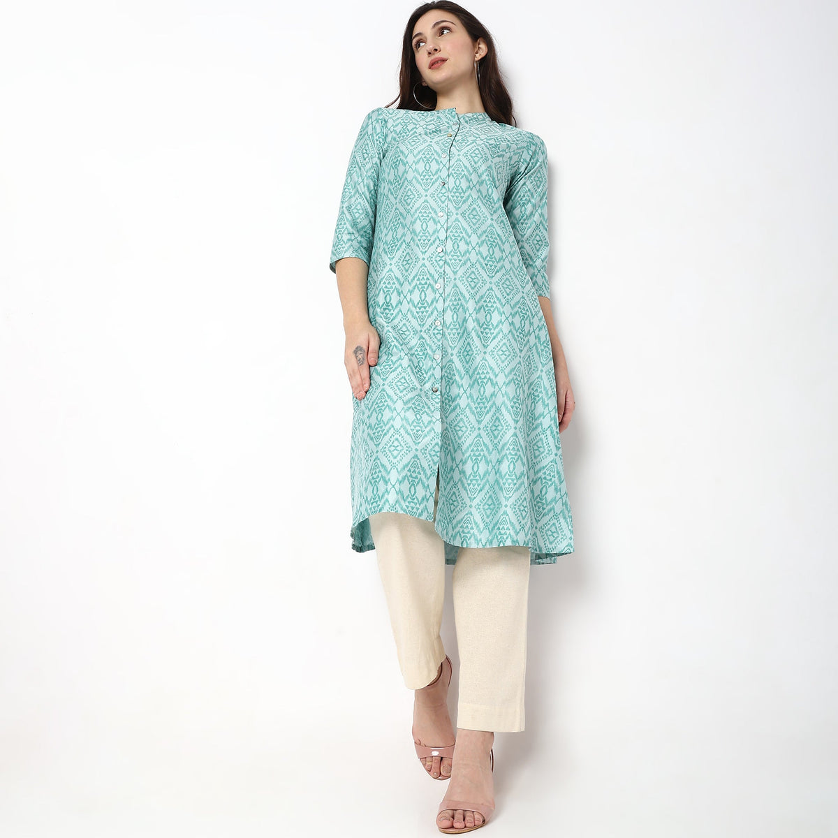 Women Wearing Regular Fit Printed Kurta