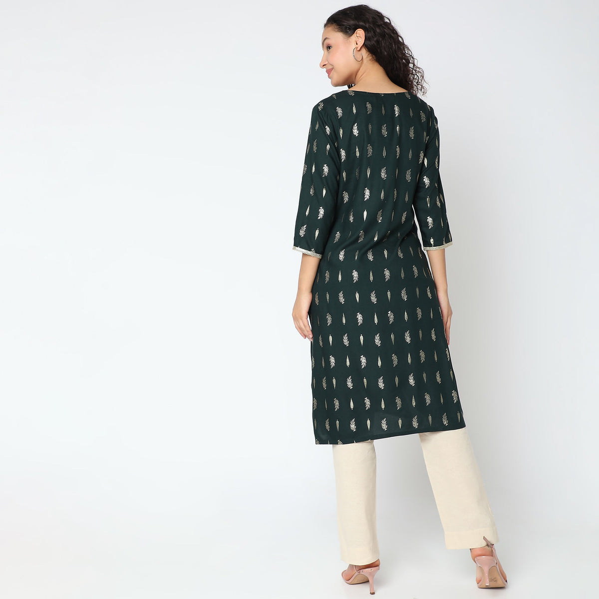 Women Wearing Straight Fit Printed Kurta