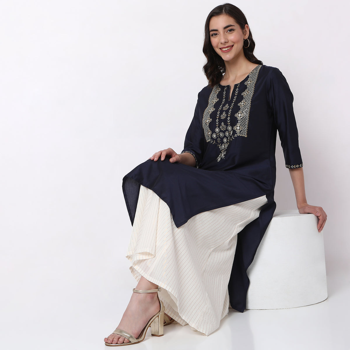 Straight Fit Embroidered Kurta